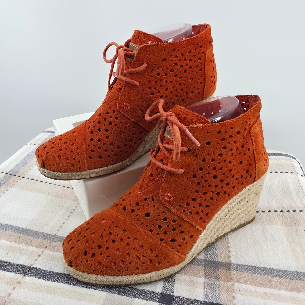 TOMS Desert Wedge Booties Burnt Orange Suede Perforated Espadrille Womens 7.5